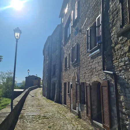 Casa Vacanze Castello Frontone Exterior photo